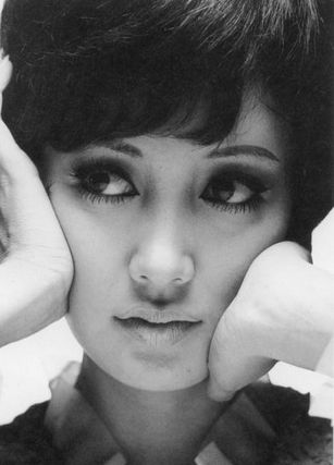 【女性限定】若かりし頃の歌手や女優さん画像