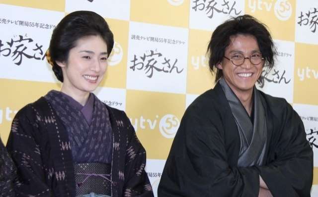 小栗旬がガラリと変身　共演者から熱い視線