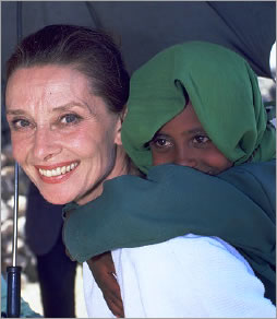 42歳美魔女がビキニ姿を公開「娘と歩いてて私だけナンパされた」