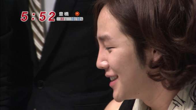 元AKB48板野友美さんの強烈なファンが「ともちんのアゴが変になっている」と泣く