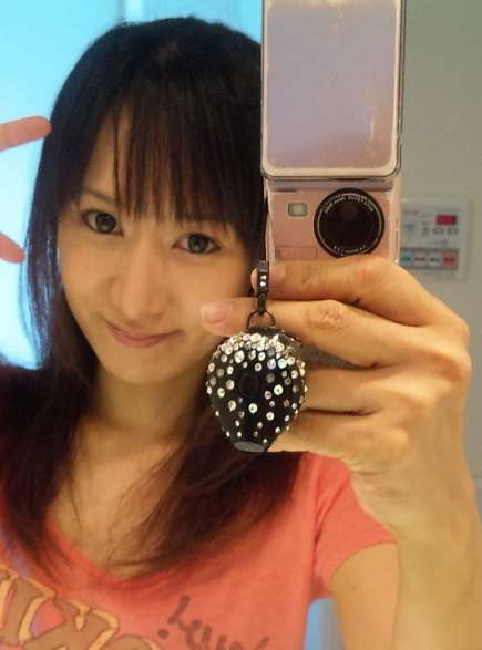 東国原英夫、元グラドルの「かわい瞳」とお泊りデート