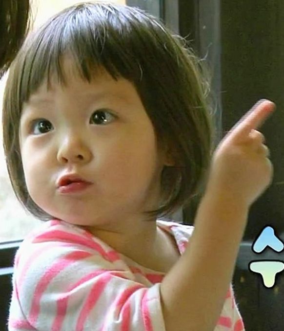 秋山成勲の娘サランちゃん、母SHIHOの電話にムッとした表情…なぜ?