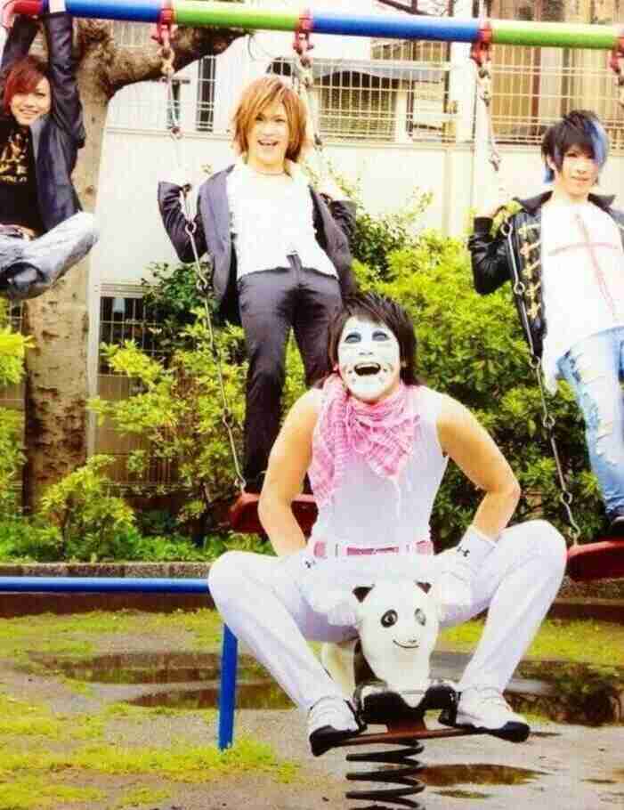 ゴールデンボンバーの鬼龍院翔、ディズニーランドで「泣いた」