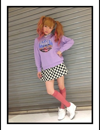 スニーカーに合うファッション！