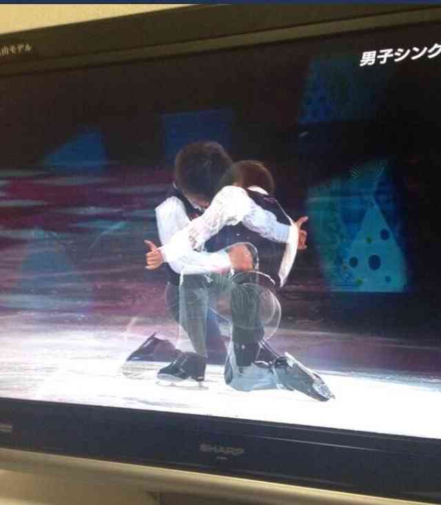 仲睦まじい羽生結弦とリプニツカヤをご覧ください