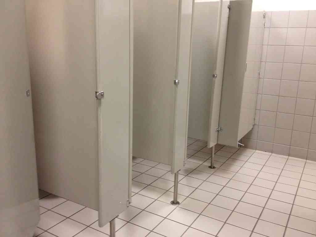デパートや公衆のトイレあるある