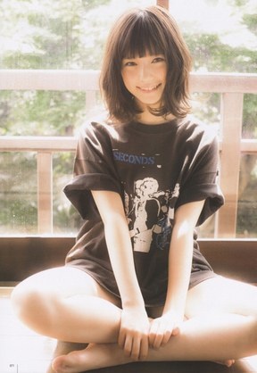 ぱるること島崎遥香の写真が何か怖いと話題に