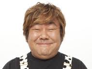 水族館でアザラシが水槽のガラスにぶつかった画像がかわいいと話題