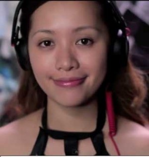 ざわちん初のものまねメイク本、発売1カ月で8万部突破!