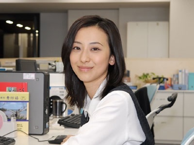 お笑い芸人・椿鬼奴さんが弓道着で矢を放つ瞬間、めっちゃ美しい…