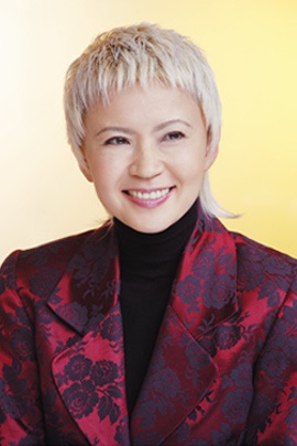 派手なファッションやメイクが似合う芸能人は？