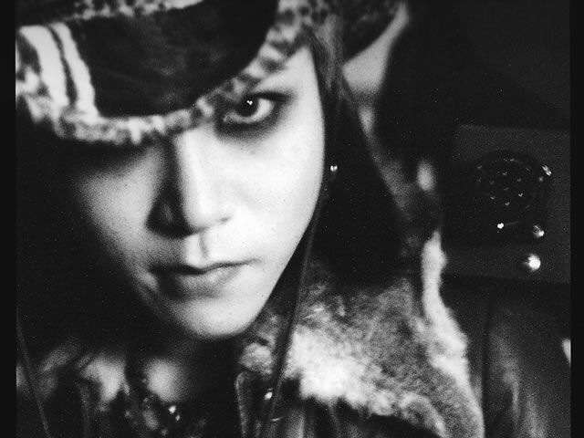 派手なファッションやメイクが似合う芸能人は？