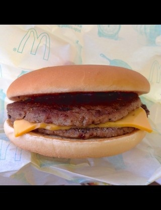 マクドナルド、4月から増税分3%を上乗せ ハンバーガーなど一部は値下げ