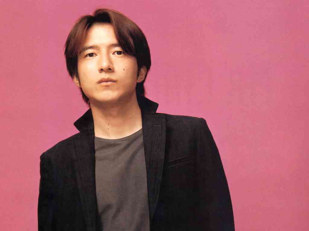 カラオケで唄う演歌やバラード曲は？