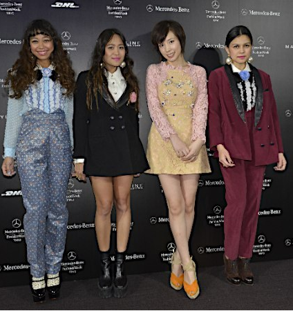 仲里依紗、『メルセデス・ベンツ　ファッション・ウィーク東京』でヒザ上15cmワンピースで美脚を披露