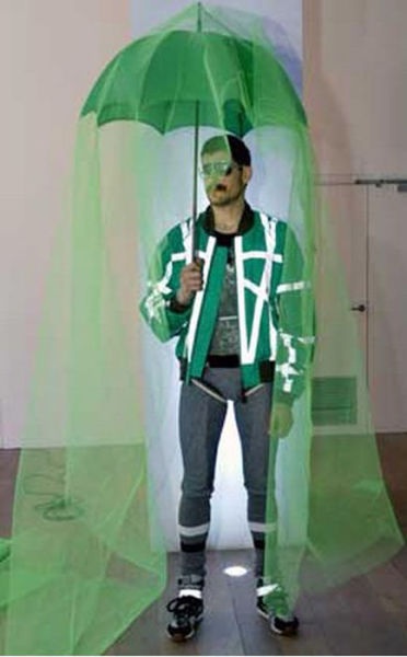 面白い服やアクセサリーの画像下さい！