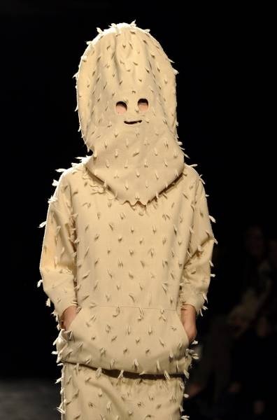 面白い服やアクセサリーの画像下さい！