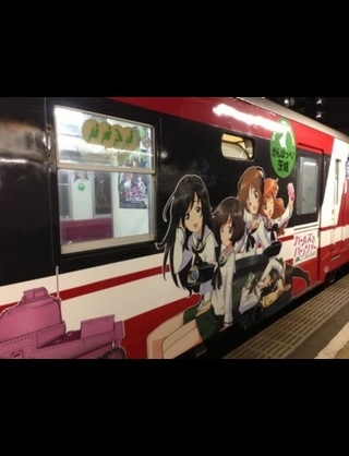 萌えキャラがプリントされた電車がイタいと話題にww
