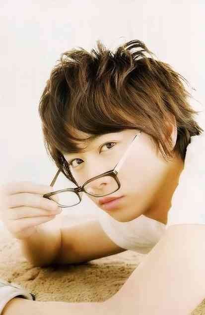 みなさん、今週もお疲れ様です。イケメン画像で目の回復を。