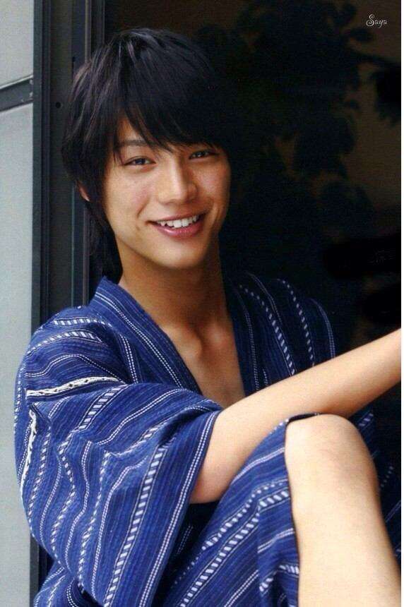 みなさん、今週もお疲れ様です。イケメン画像で目の回復を。