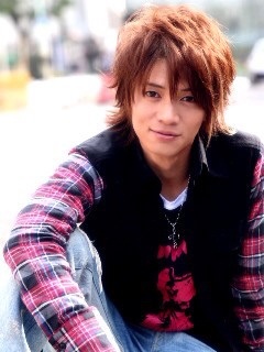 みなさん、今週もお疲れ様です。イケメン画像で目の回復を。