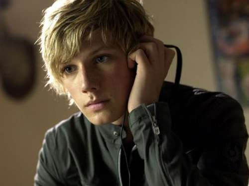 みなさん、今週もお疲れ様です。イケメン画像で目の回復を。