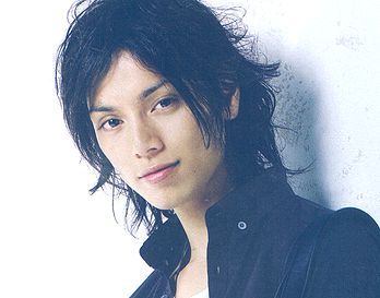 みなさん、今週もお疲れ様です。イケメン画像で目の回復を。