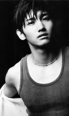 みなさん、今週もお疲れ様です。イケメン画像で目の回復を。