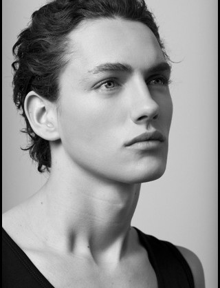 みなさん、今週もお疲れ様です。イケメン画像で目の回復を。