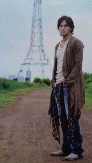 みなさん、今週もお疲れ様です。イケメン画像で目の回復を。