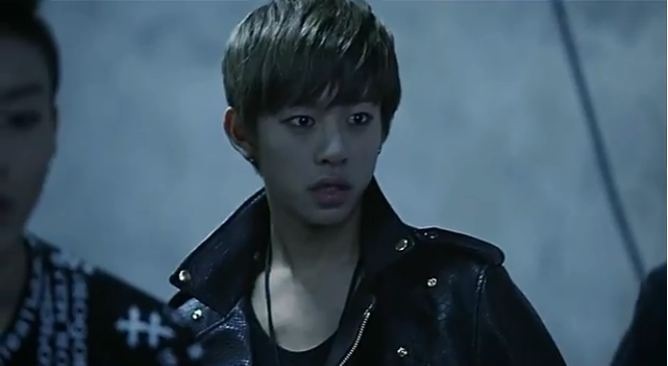 みなさん、今週もお疲れ様です。イケメン画像で目の回復を。