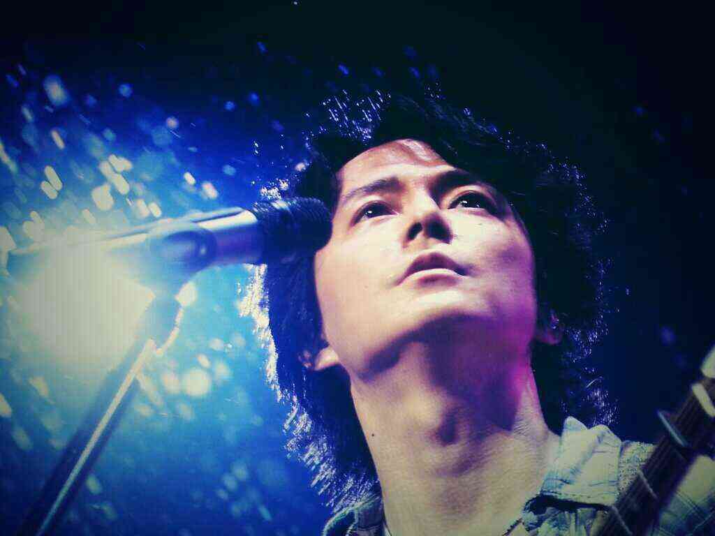 みなさん、今週もお疲れ様です。イケメン画像で目の回復を。