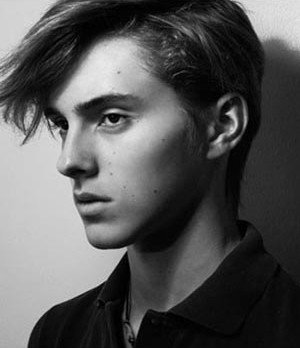 みなさん、今週もお疲れ様です。イケメン画像で目の回復を。