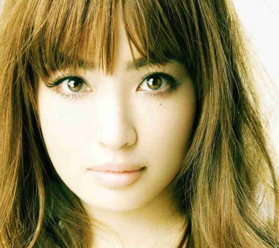 平子理沙、スクールガール風ファッション公開で「眩しい」の声