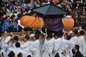 あなたの地元の自慢のお祭りは？