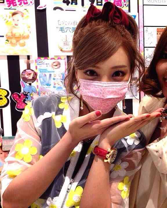 ざわちん、視力低下しメガネデビュー!←メガネ画像がヤバすぎる件