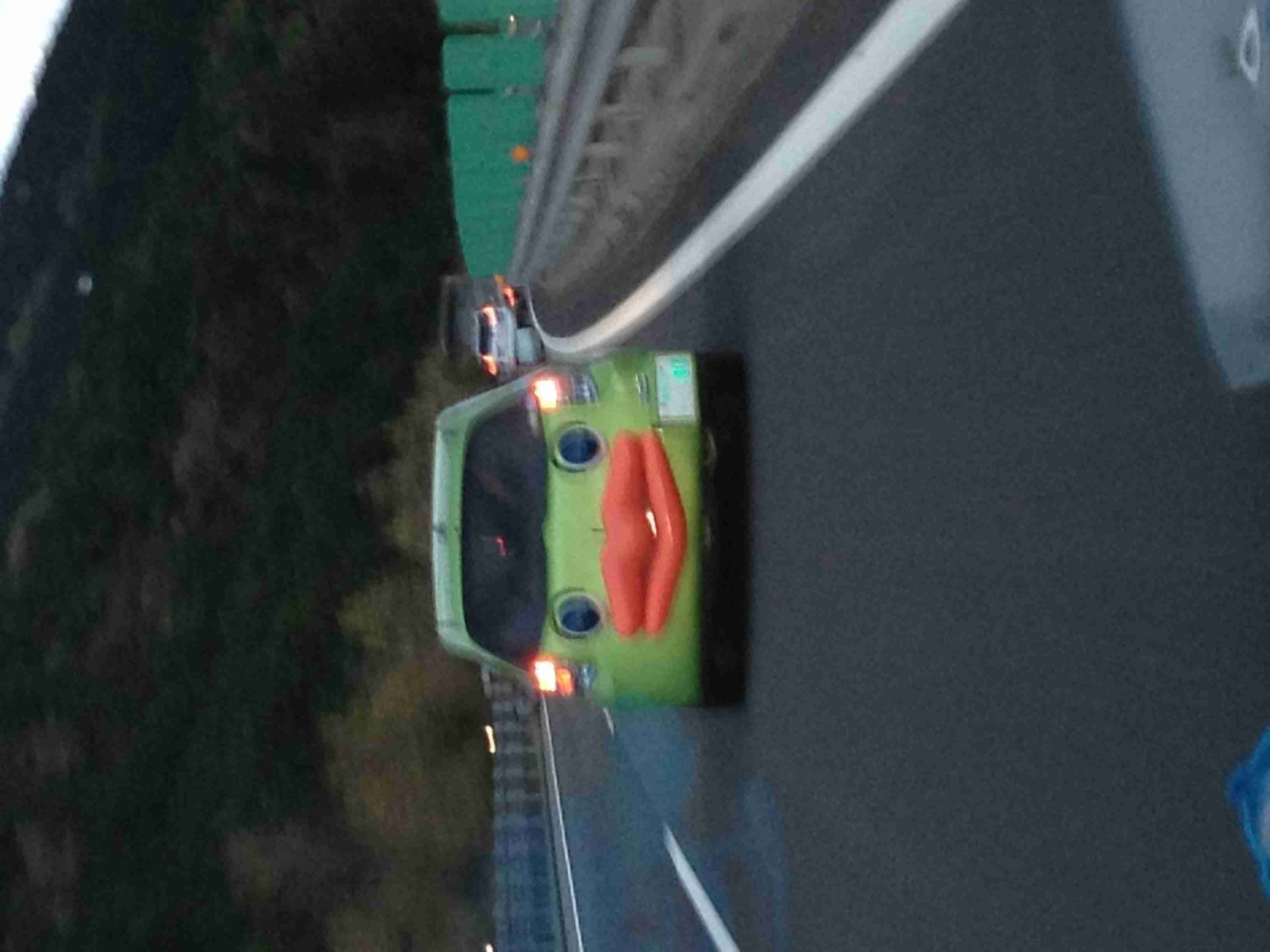 顔に見えてしょうがない写真ｗ