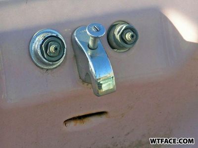 顔に見えてしょうがない写真ｗ