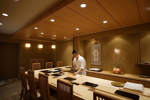 オバマ・安倍の高級すし店の悪評 キャンセルすると店員が「なんで?」 、高圧的で不快?