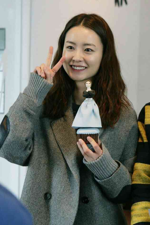お肌が綺麗だと思う有名人（※日本人以外）