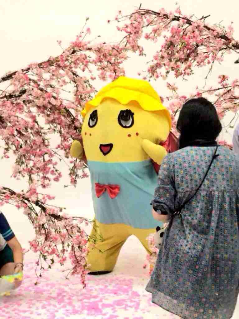 蜷川実花、念願のふなっしー撮影に大はしゃぎ「可愛すぎて死にそう」