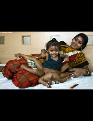 【インド】レイプ被害者の母親、加害者の父親らに暴行受け重体