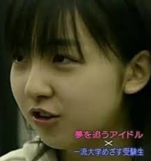 板野友美、90年代コギャル風ファッションでファン魅了