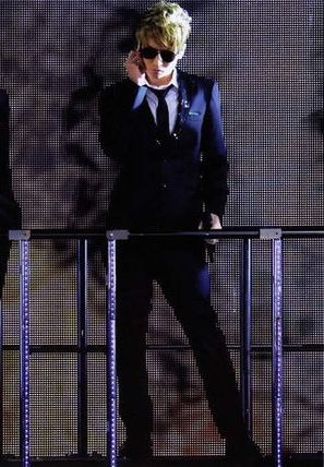 スーツが似合う男性芸能人のトピ