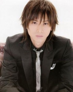 スーツが似合う男性芸能人のトピ