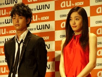 スーツが似合う男性芸能人のトピ