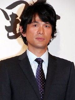スーツが似合う男性芸能人のトピ