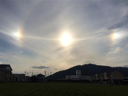 北カリフォルニア上空にあいた不思議な穴がヤバいと話題に