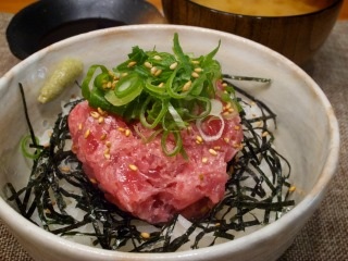 必ず週に一回以上食べる物は？