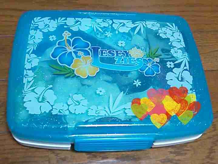 今時の小学生が使ってる裁縫道具ケースがファッショナブルすぎると話題に